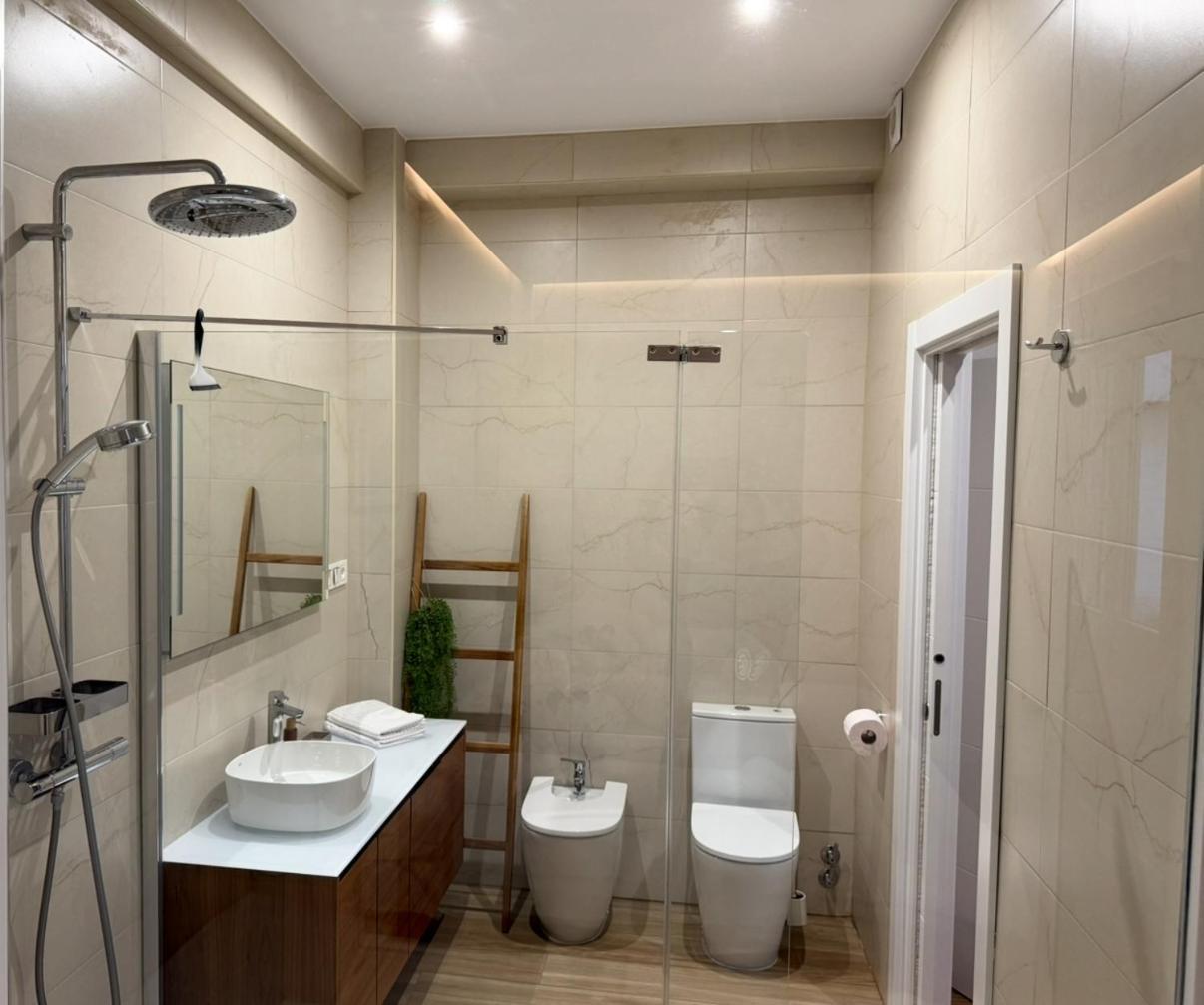 Apartamento Nuevo Lujoso Suites Centro Bilbao Wifi ,Parking Gratis מראה חיצוני תמונה